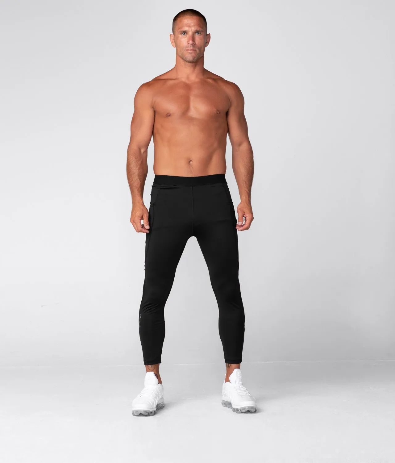 9500 . Compression Regular-Fit Pants - Black