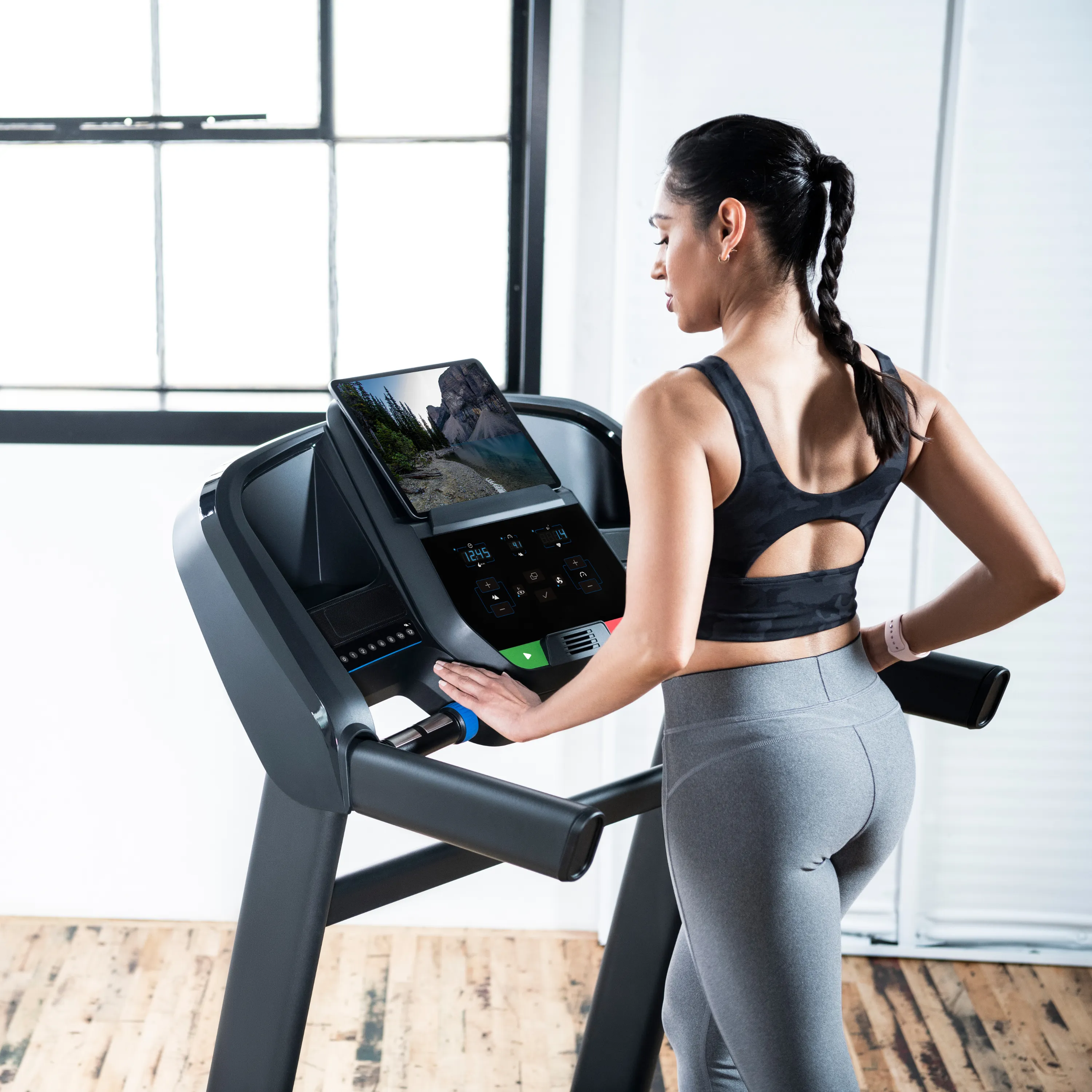 Grade B - Horizon T202 @Zone Treadmill