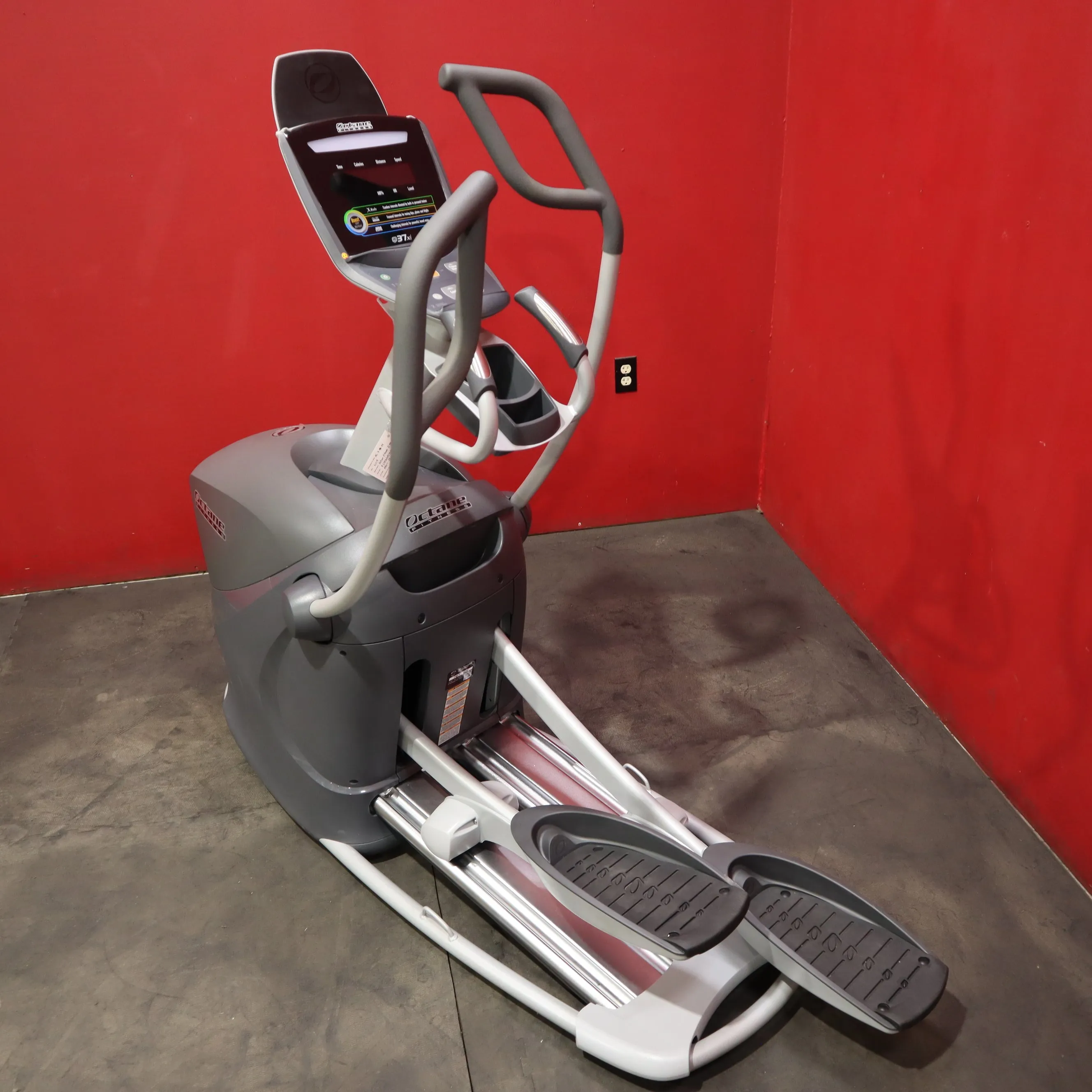 Octane Fitness Q37xi Elliptical Trainer (Refurbished)