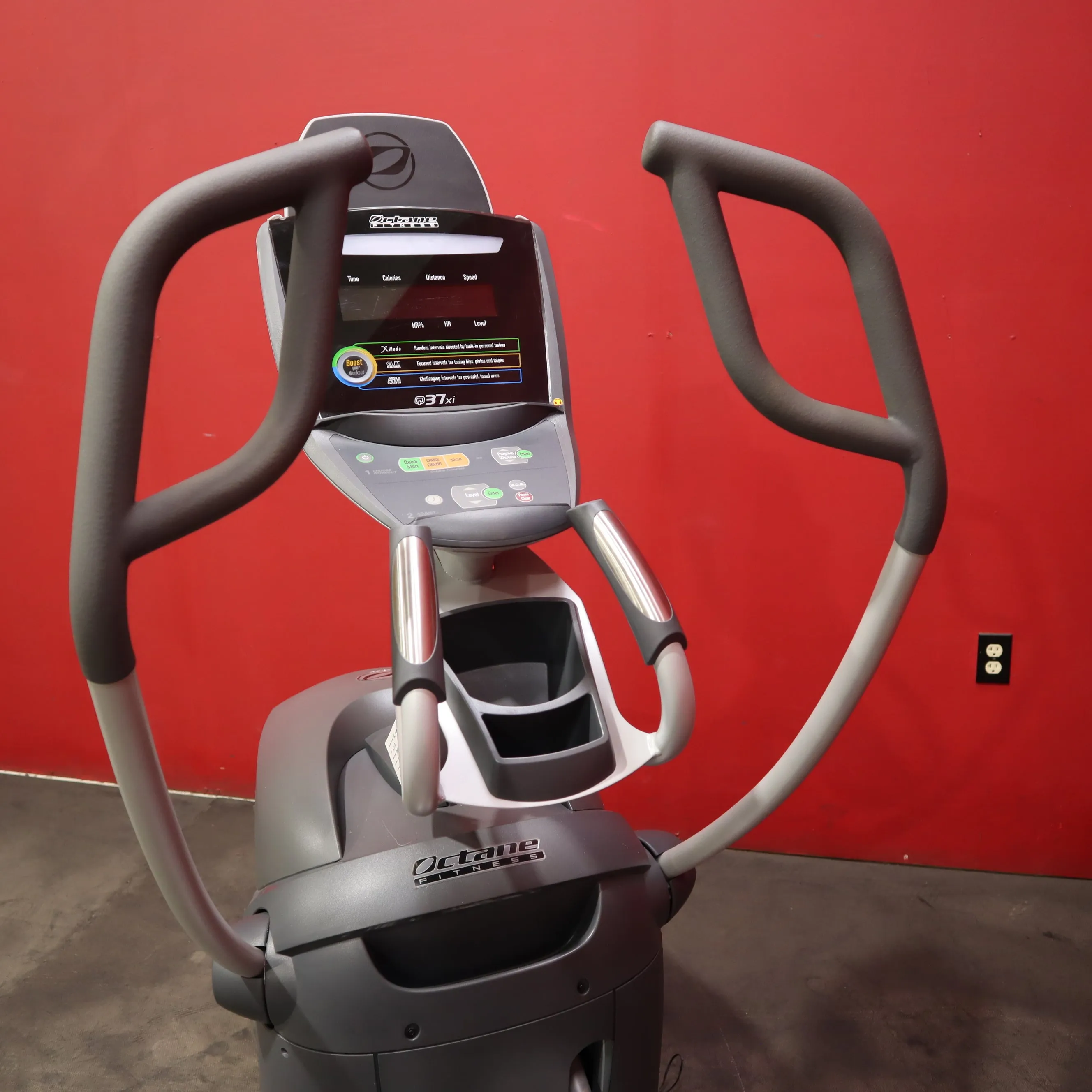 Octane Fitness Q37xi Elliptical Trainer (Refurbished)