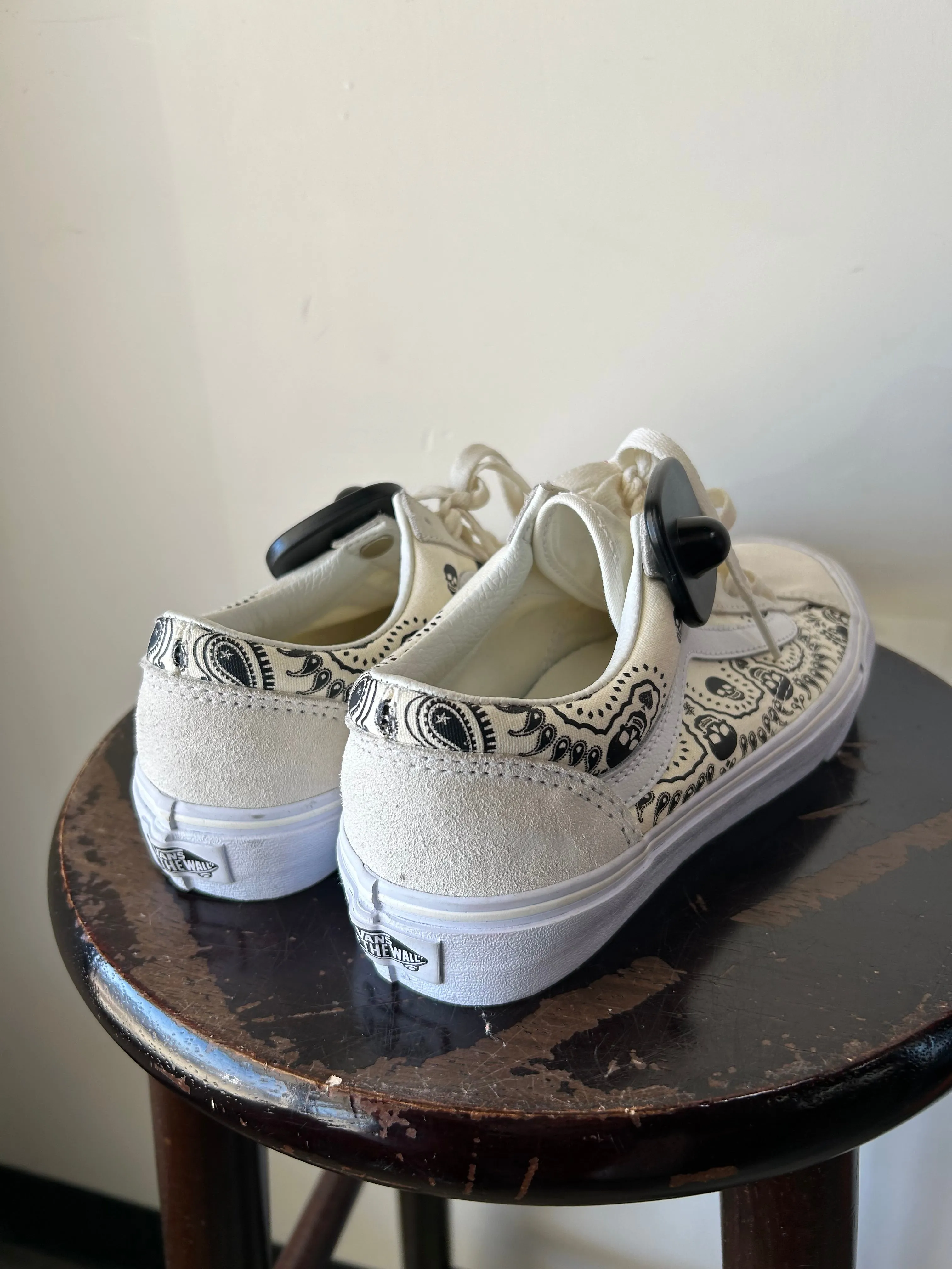 Vans Casual Shoes Womens 7.5