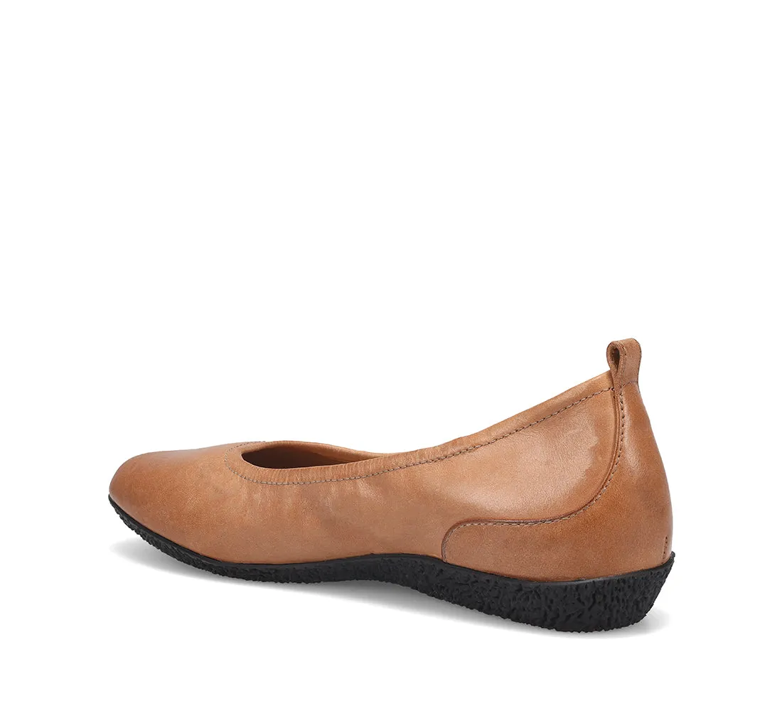 Women's Taos Chit Chat Color: Caramel